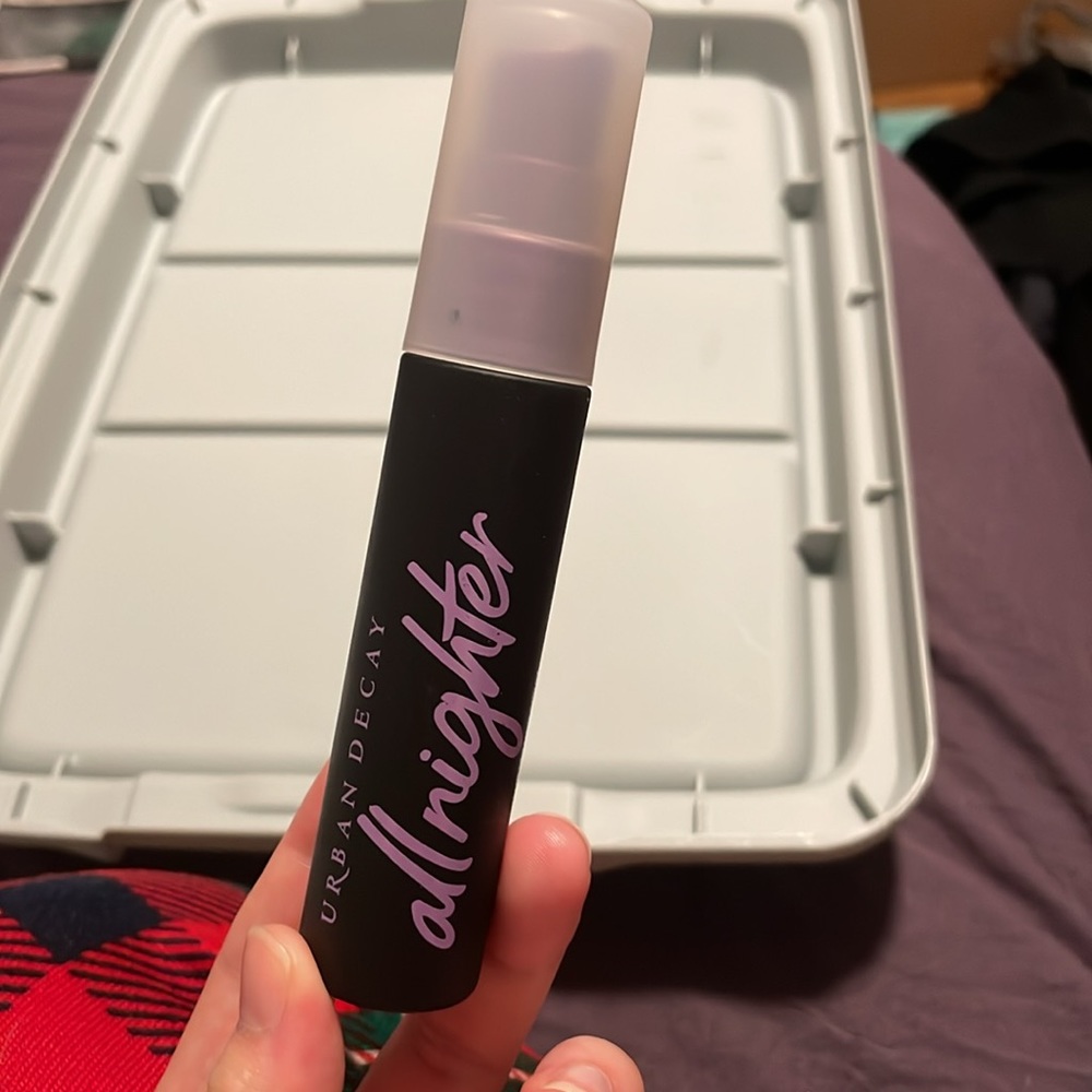Urban Decay Setting Spray - Picture 2 of 3